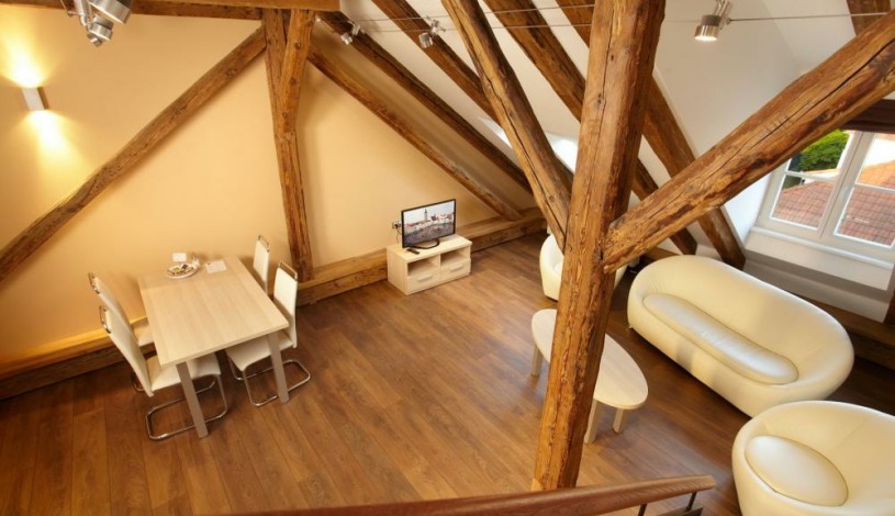 Residence U Černé věže České Budějovice - Čtyřlůžkový apartmán s mezonetem a terasou